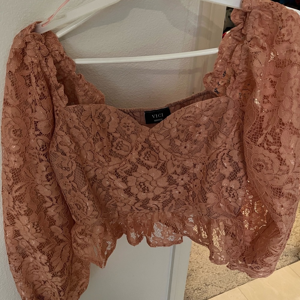 BLUSH color Vici top